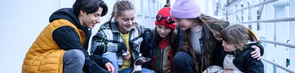 DIE-CHAOSSCHWESTERN-UND-PINGUIN-PAUL-c-DCM-blueeyes-Schlieter-29-1024x679