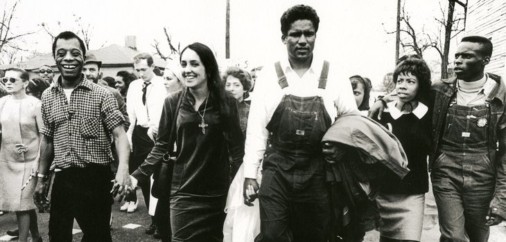 Joan_Baez_with_James_Baldwin_and_James_Forman_in_JOAN_BAEZ_I_AM_A_NOISE,_a_Magnolia_Pictures_release_Kopie