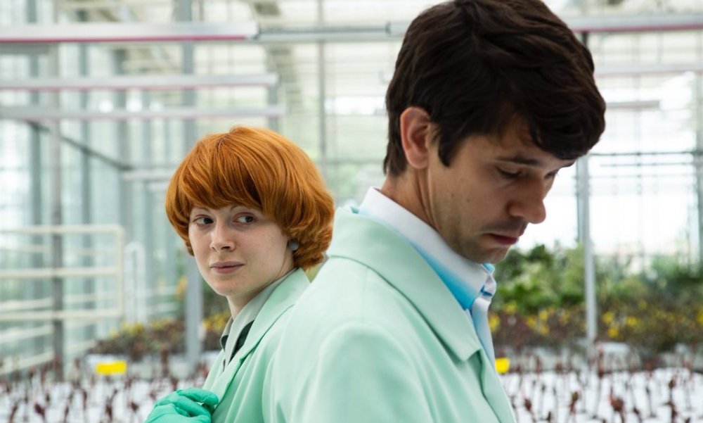 little-joe-2019-001-emily-beecham-ben-whishaw_0.jpg